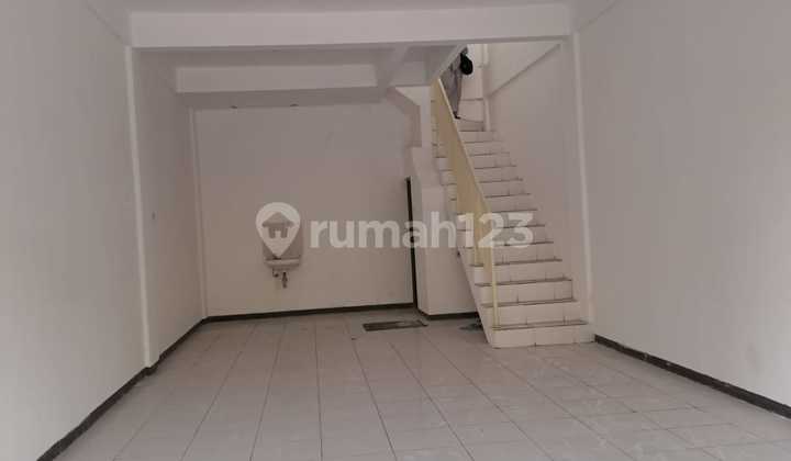 For Rent: Very Strategic Location Shop House in Wow Shop House Complex 2