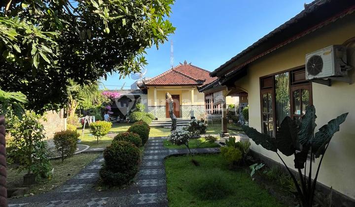 For Sale: Semi-Villa with Large Land and Close to All Facilities For Sale: Semi-Villa with Large Land and Close to All Facilities