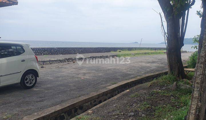 For sale land beach front in jasri,araoud is villa and restauran  2