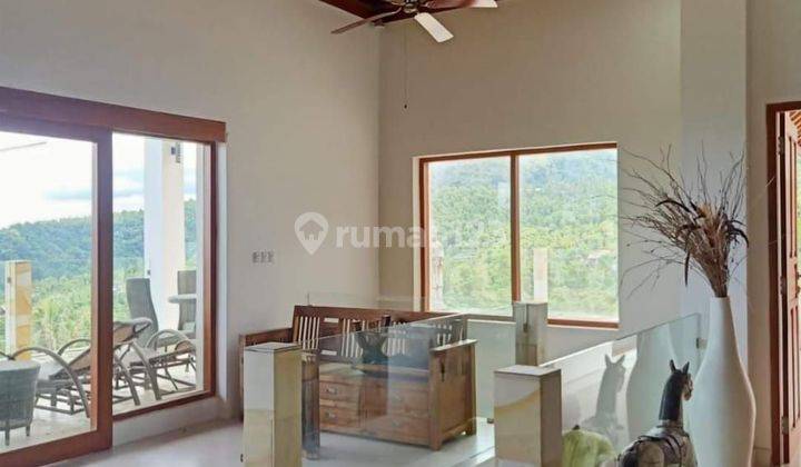 FOR sale villa 3 br fantastic view just 10 munite to central lovina 2