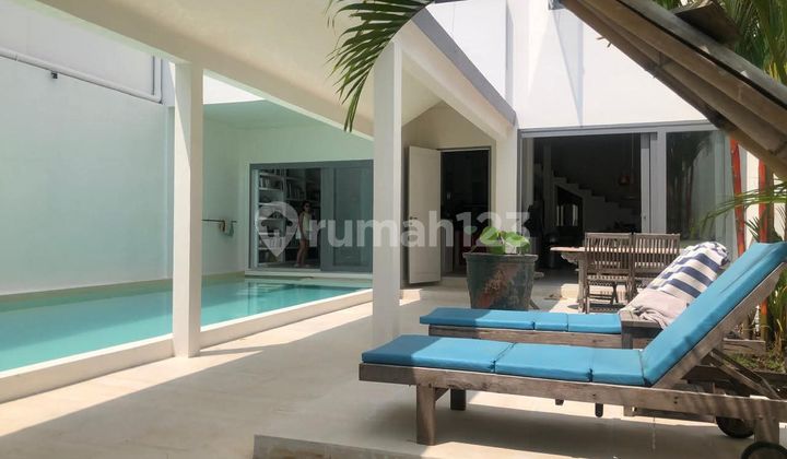For Sale: 2 Bedroom Villa Near Central Lovina with Beautiful Views of Rice Fields and Mountains