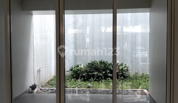 Disewakan Rumah Cluster Prestisius Serenia Hills Lebak Bulus