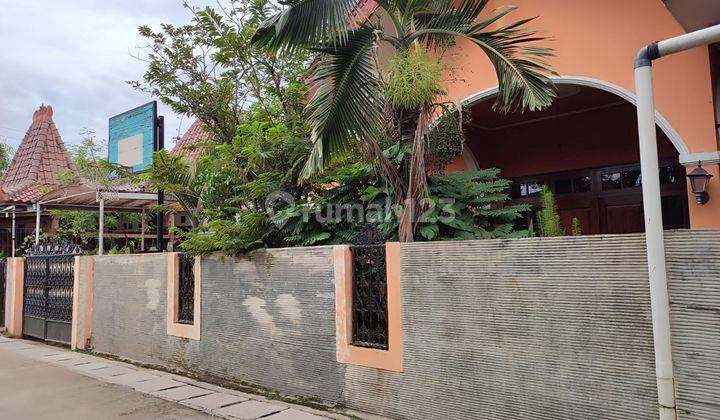 Dijual Rumah Cantik dan Tanah Luas di Limo Depok 1