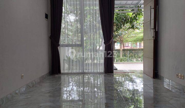 Disewakan Rumah Cantik 2 Lantai di Sawangan Depok 13