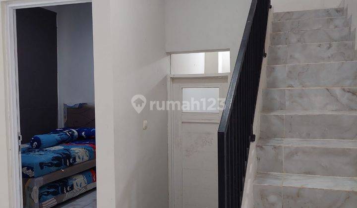 Disewakan Rumah Cantik 2 Lantai di Sawangan Depok 15