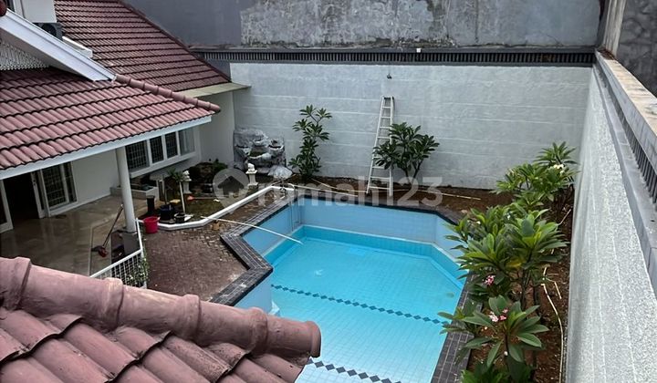 Disewakan Rumah Lebak Bulus dengan Swimming Pool bisa untuk Smart Office Disewakan Rumah Lebak Bulus dengan Swimming Pool bisa untuk Smart Office