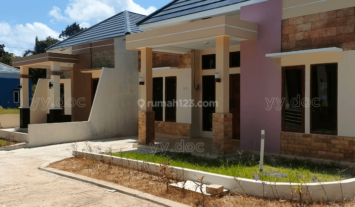 Rumah Strategis Tanah Luas Bisa Costum Desain 1