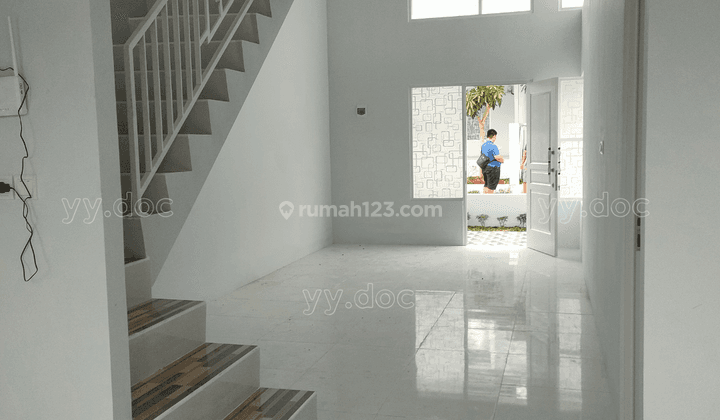 Rumah Minimalis Modern 2 Lantai Tanah Luas 2