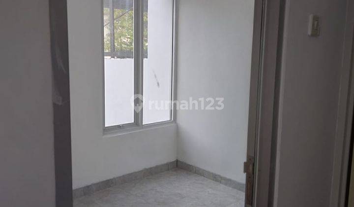 Dijual Rumah Strategis Posisi Hook Tanah Luas 2