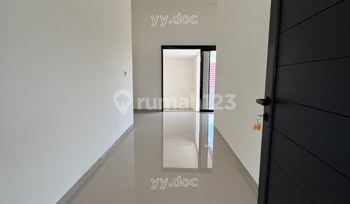 Rumah Baru Siap Huni Halaman Luas, Desain Modern & Fungsional