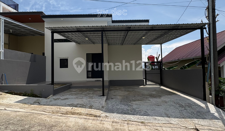 Rumah Baru Siap Huni Halaman Luas, Desain Modern & Fungsional
