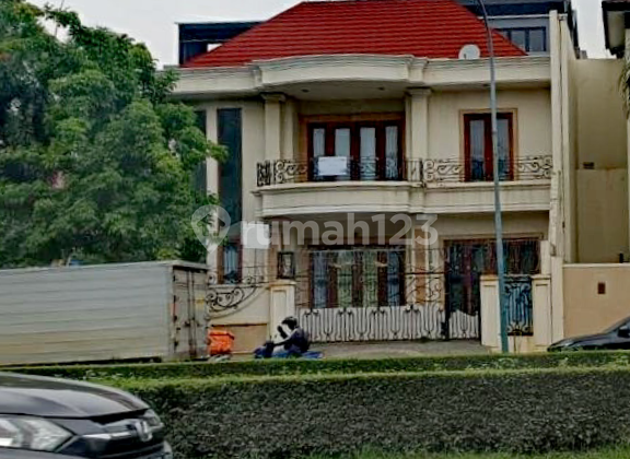 Jual Cepat Rumah Megah 2 Lantai Siap Huni Dengan Luas 21x26 Di PIK Pantai Indah Kapuk 1 Jakarta Utara