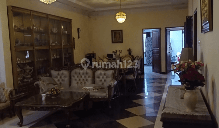 Jual Rumah + Toko 2,5 Lantai Luas 300m Sentiong Jakarta Pusat 1