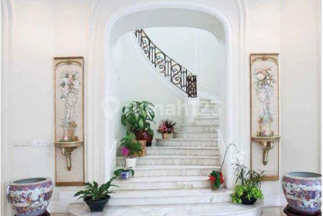 Jual / Sewa Rumah Mewah Siap Huni Fully Furnished 2 Lantai di Kuningan Jakarta Selatan