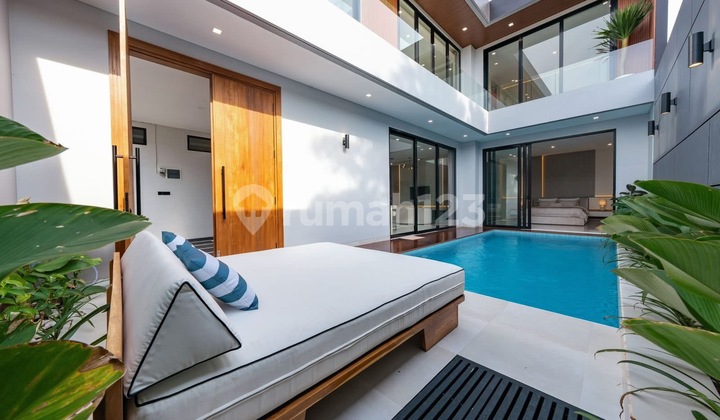 Villa Baru Luxury Ready Unit Lokasi Strategis di Berawa Canggu