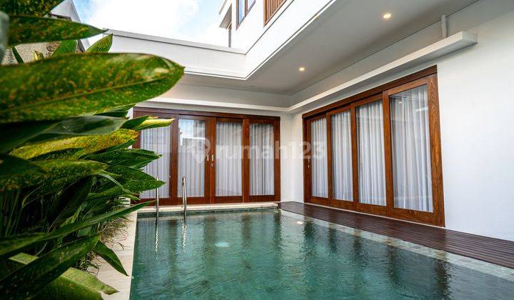 Villa Modern Tropical Lokasi Premium Dekat Pantai Jimbaran  1