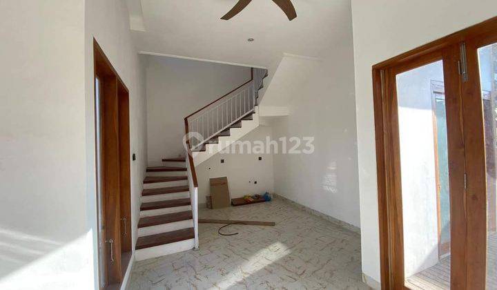 Rumah Bagus Semi Villa Dalam Cluster Modern Dekat Ke Bandara  2