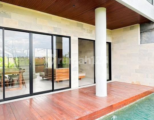 Ready-to-Live Villa with Rice Field View in Canggu Bali Area Ready-to-Live Villa with Rice Field View in Canggu Bali Area