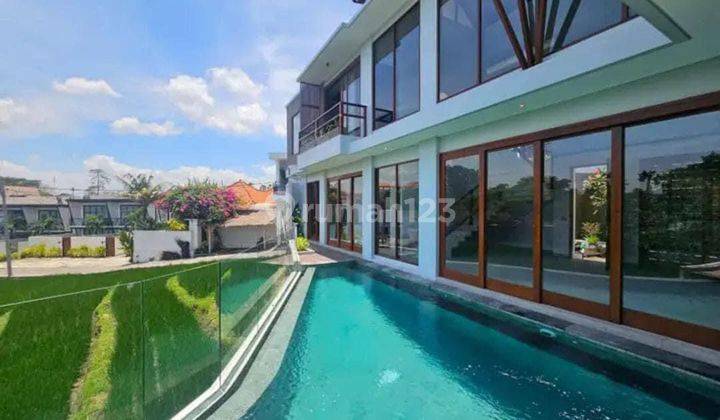 Villa Modern Luxury Di Canggu Dekat Pantai Batu Bolong 1