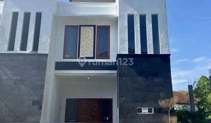 Rumah 2 Lantai Minimalis Dalam Cluster Modern Di Kota Tabanan  1