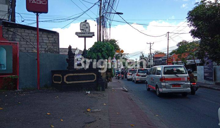 Large Shophouse For Office and Workshop In Kerobokan 2