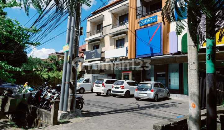 Elegant Shophouse on Main Road Renon at Puputan Renon Field, Jl. Raya Puputan, Sumerta Kelod, East Denpasar, Denpasar City, Bali, Indonesia, 80239, Renon