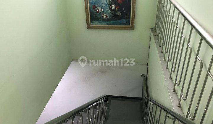 Kantor Dan Gudang Di Jl MT Haryono 6