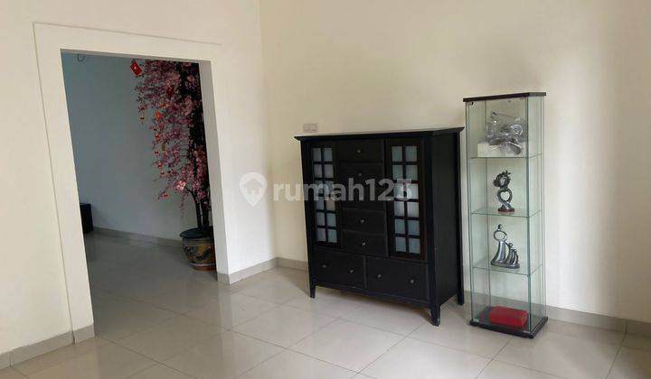 Disewakan Rumah Pik Semi Furnish Ada Pool Bagus  1