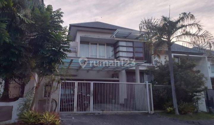 Rumah Elite Surabaya Graha Family 1