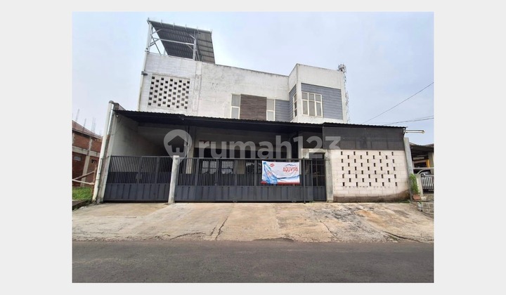 Affordable and Strategic Shophouse on Raya Dipomanggolo Araya Malang
