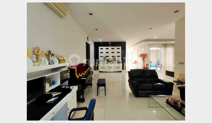 Rumah Terawat, Bagus & Strategis Dekat Pakuwon Mall, Grafam, Sby