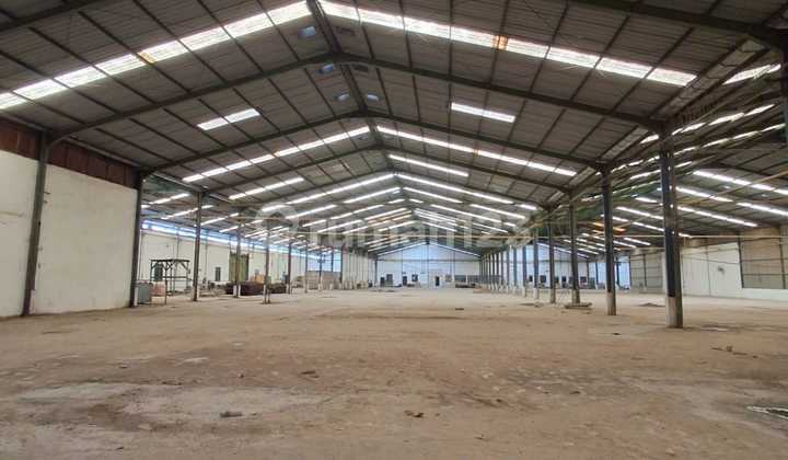 Ex-Factory Warehouse Kepatihan Menganti Near Surabaya 40" Container Access