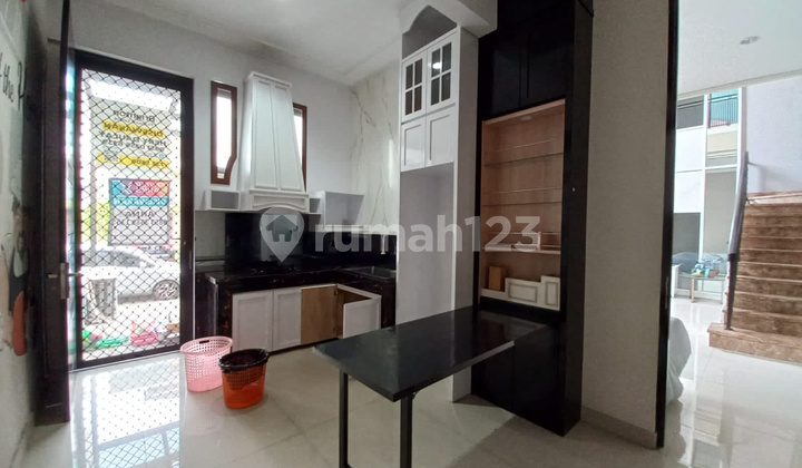 Disewakan Rumah Full Furnish Bagus Di Pakuwon Indah Mansion 2