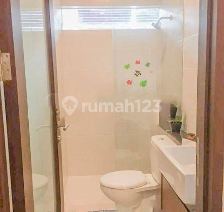 Rumah Villa di Graha Family Surabaya Barat dekat Pakuwon Strategis 2