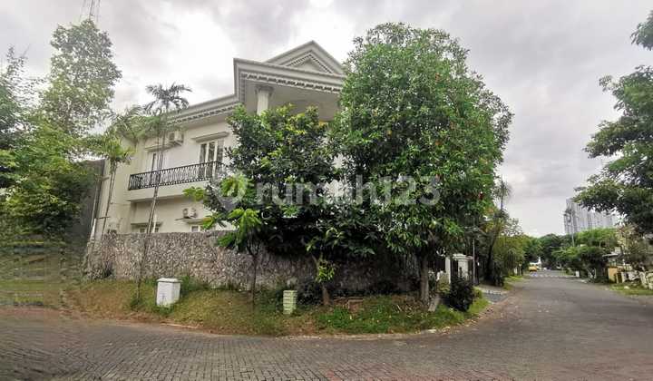 Rumah Vila Valensia Pakuwon Mewah Hanya 3 M-An Desain Klasik Surabaya Rumah Vila Valensia Pakuwon Mewah Hanya 3 M-An Desain Klasik Surabaya