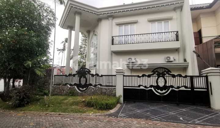 Rumah Vila Valensia Pakuwon Mewah Hanya 3 M-An Desain Klasik Surabaya 2