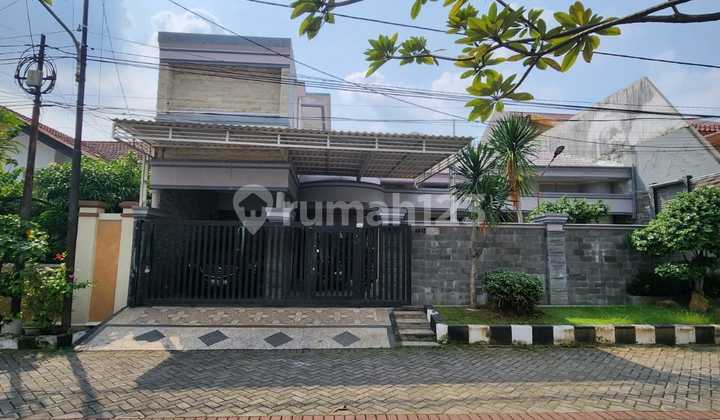 Ready-to-Occupy Satellite Indah House West Surabaya 2 Floors Near Mitra Keluarga Hospital