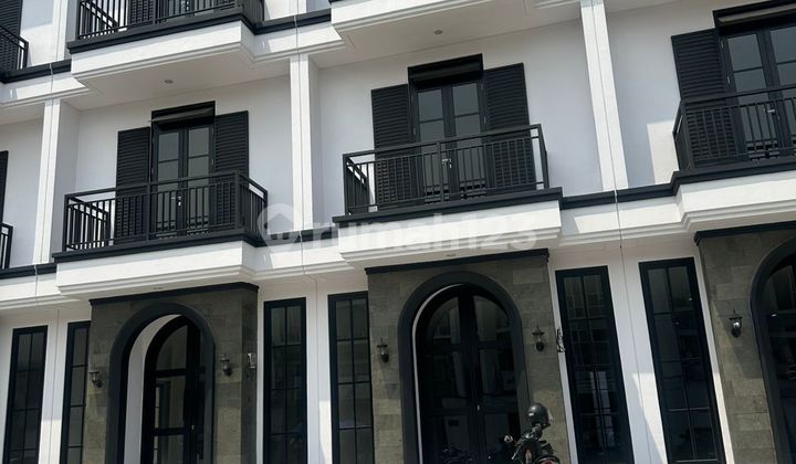 Sewa Ruko Dian Istana 135jt Lokasi Elit Surabaya Barat Dekat Graha Family