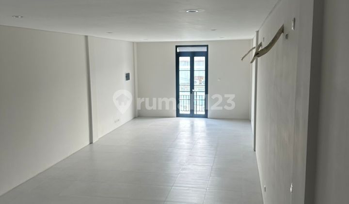 3-Story Shop House Dian Istana Cheap West Surabaya With Attic Room