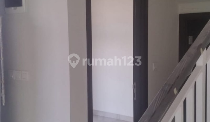 Nice Semi Furnished House with SHM in Jakarta Garden City Cluster, North Mississippi, East Jakarta 2