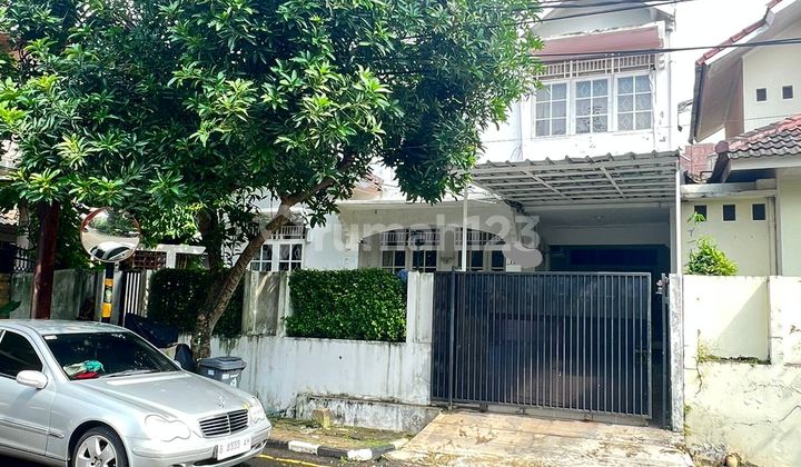 Rumah Bagus Semi Furnished SHM Bintaro Sektor 3, Tangerang Selatan