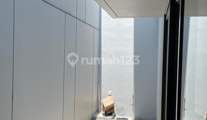 3-Storey House Ready for Occupancy, Flood-Free at Wisteria Basilia Metland Menteng 2