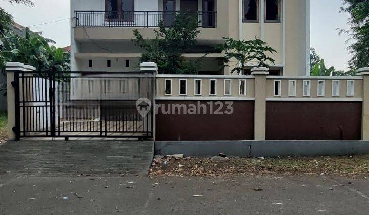 Rumah Luas 2 Lantai di Jual di Harapan Indah, Bekasi 1