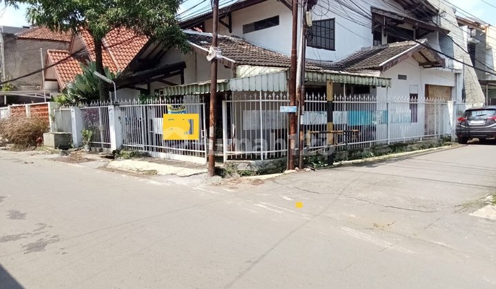 Strategis! Rumah Bagus Hook Siap Huni di Area Batununggal Bandung Strategis! Rumah Bagus Hook Siap Huni di Area Batununggal Bandung