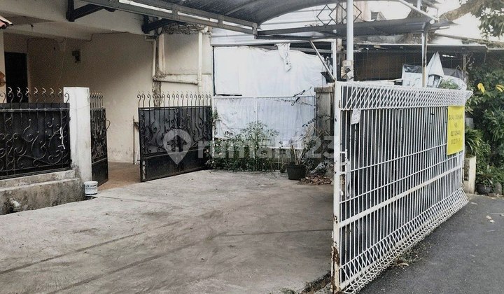 Best Price! Well-Maintained Nice House near the Campus Area in Bandung City Best Price! Well-Maintained Nice House near the Campus Area in Bandung City