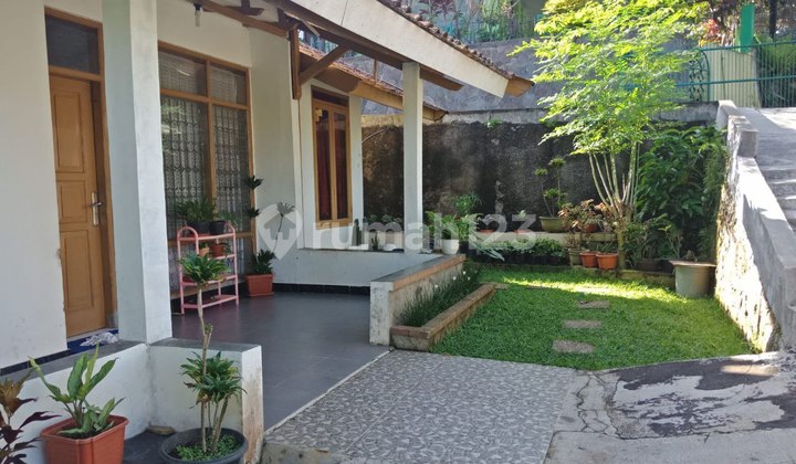 Murah! Rumah lama luas tanah besar sejuk dekat hutan view Bandung