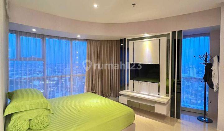 Apartemen One Icon Residences 3 BR Furnish dkt The Peak Trillium 1