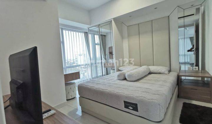 Private Lift 3BR Apartemen La Riz Mansion Furnish La Viz Orchard 1