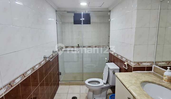 Kondominium Taman Anggrek, 3+1 Bedrooms, Furnish 2