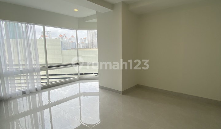 Kondo with 3+1 Bedrooms Brand New 2